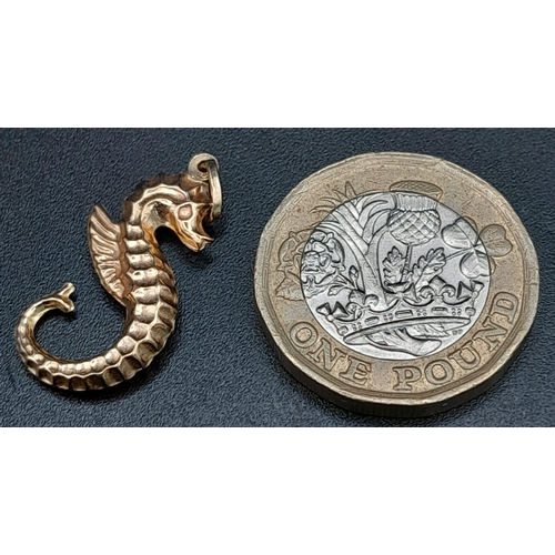 902 - 9kt Yellow Gold Seahorse Charm.
W: 0.9g
L: 2cm