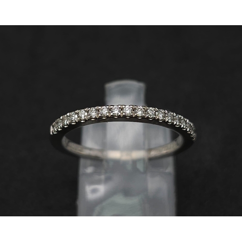 195 - 18K WHITE GOLD 0.23CT DIAMOND BAND RING 