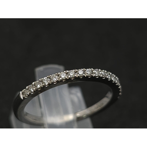 195 - 18K WHITE GOLD 0.23CT DIAMOND BAND RING 