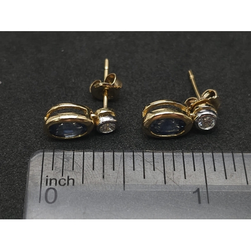 278 - A PAIR OF 18K YELLOW GOLD DIAMOND & SAPHIRE DROP EARRINGS, WEIGHT 2.6G AND 13MM LONG APPROX