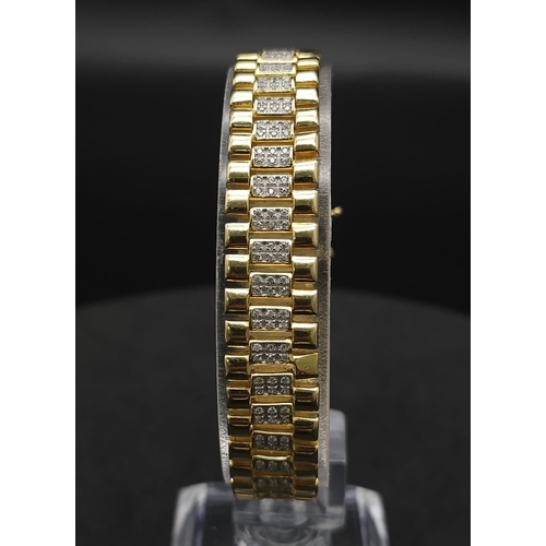 867 - Stunning Sterling Silver gold Vermeil stone set link bracelet. Rolex style. Wt 19g. Length 17 cm.