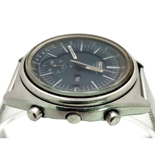 150 - A Vintage Seiko 6139-7070 Chronograph Automatic Gents Watch. Stainless steel strap and case - 40mm. ... 