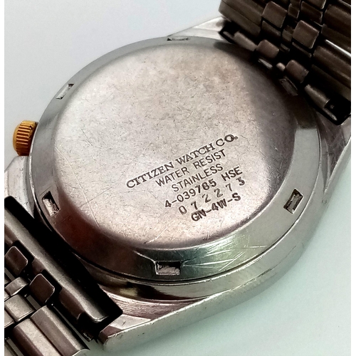 825 - A Vintage Citizen Automatic 21 Jewel Ladies Watch. Stainless steel strap and case - 32mm. Silver ton... 