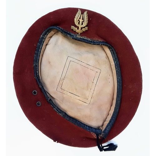 117 - A Belgian 1st S.A.S Parachute Beret with original cap badge. Circa 1945-46.