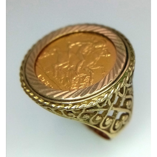 3 - A TRADITIONAL STYLE HALF SOVEREIGN RING WITH A 1982 QUEEN ELIZABETH II HALF SOVEREIGN COIN SET IN A ... 