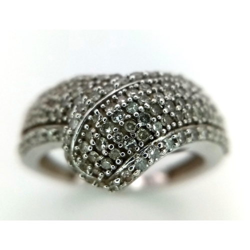 425 - 9kt White Gold Diamond Set Ring 0.35ct
W: 4.1g
Size O