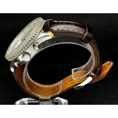 11 - A Breitling Navitimer World Automatic Gents Watch. Brown leather strap. Stainless steel case - 47mm.... 