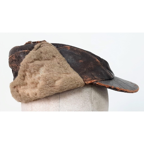 488 - WW2 U.S.A.A.F Leather Flight Cap.