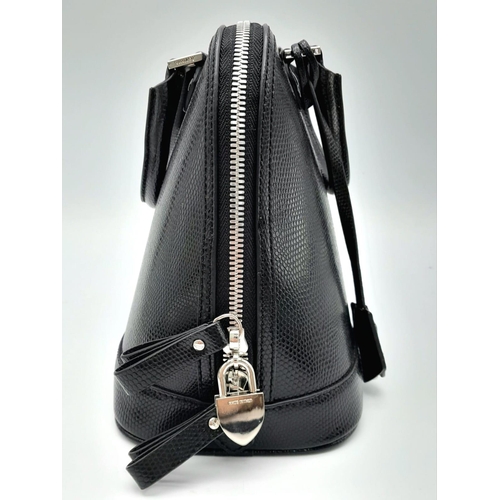 648 - Aspinal of London - Mini Hepburn Bag

The Hepburn Bag is a tribute to a bygone era.
Handmade from th... 