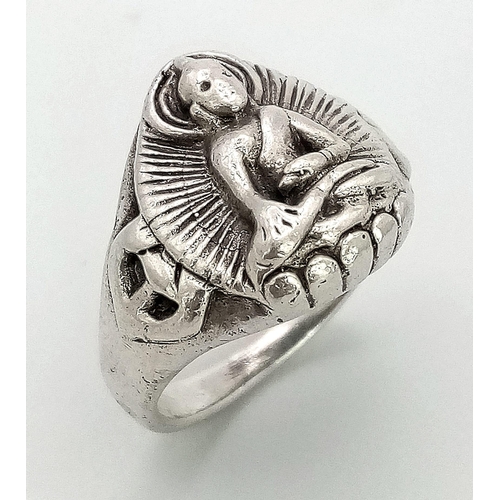 978 - Sterling silver Buddha ring. Wt 7.1g Size N.