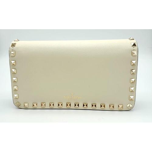 269 - Valentino Garavani Rockstud Chain Leather Cross-Body Bag.
Stylish white leather with muted gold hard... 