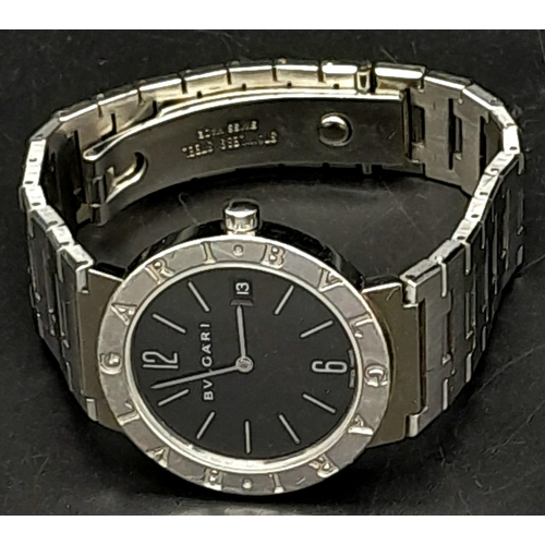 359 - A Bulgari BB33 Quartz Gents Watch. Stainless steel bracelet and case - 33mm. Black dial with date wi... 