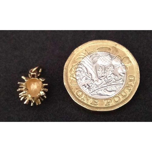 848 - A 9K Gold Hedgehog Charm/Pendant. 0.94g total weight.