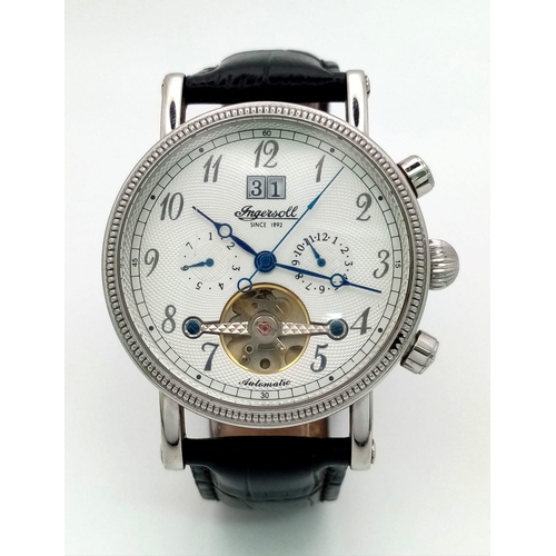 811 - An Ingersoll Chronograph Gents Watch. Black leather strap. Stainless steel case - 43mm. White dial w... 