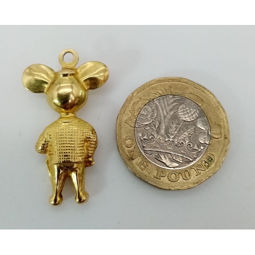 31 - A Vintage 18K Yellow Gold Gentleman Mouse Pendant/Charm. 3cm. 2.66g weight.