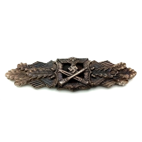 585 - WW2 German Close Combat Clasp. Makers Marked “FLL” for Friedrich Linden, Lüdenscheid.