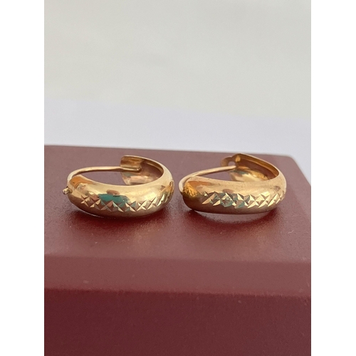546 - Pair of 9 carat GOLD DAINTY HOOP EARRINGS having attractive chased design.