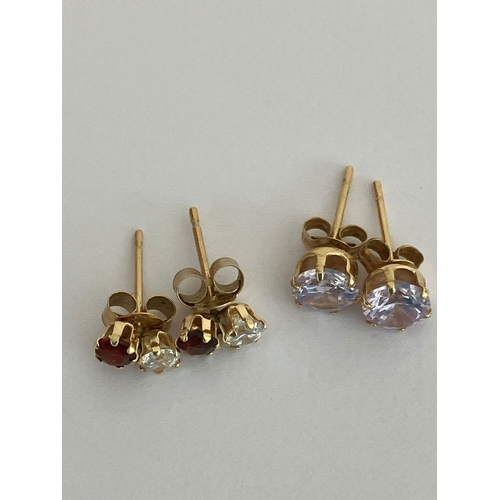 552 - 2 x pairs 9 carat GOLD gemstone set Earrings. Stud style. Complete with Gold Backs and sparkling gem... 