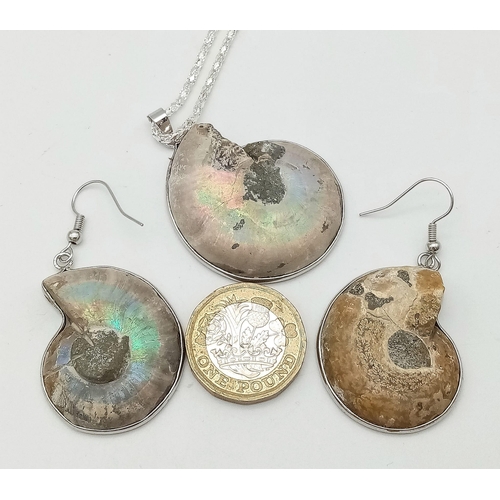 174 - An individualistic AMMONITE pendant with chain, accompanied by a pair of matching earrings. In a pre... 