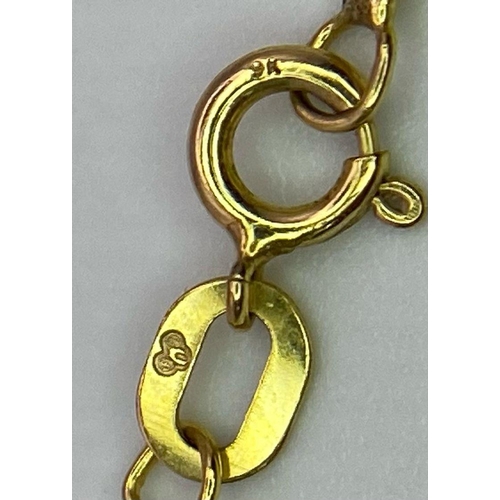 486 - A 9K Yellow Gold Delicate Twist Bracelet. 18cm. 0.80g weight.