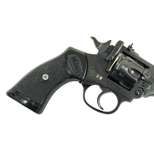 198 - A WEBLEY MK4 REVOLVER .22LR CALIBRE WITH DRY FIRING ACTION AND REVOLVING BARREL.
COMES WITH CURRENT ... 