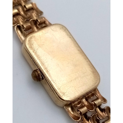 305 - 9kt Yellow Gold Ladies Sovereign Quartz Watch on Bracelet. 
Full working order.
Face: 11.6mm W x 18.... 