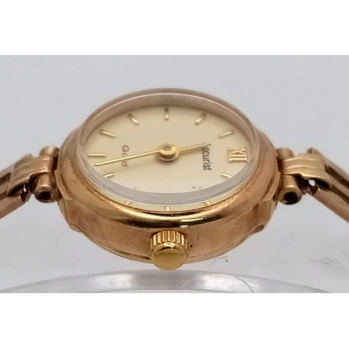 786 - 9kt Yellow Gold Accurist Quartz Watch on Bracelet.
Not currently in working order, a/f.
Face: 14.5mm... 