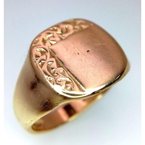 814 - 9kt Yellow Gold, Cushion Shape, Signet Ring.
Size: T
Weight: 6.1g
673921