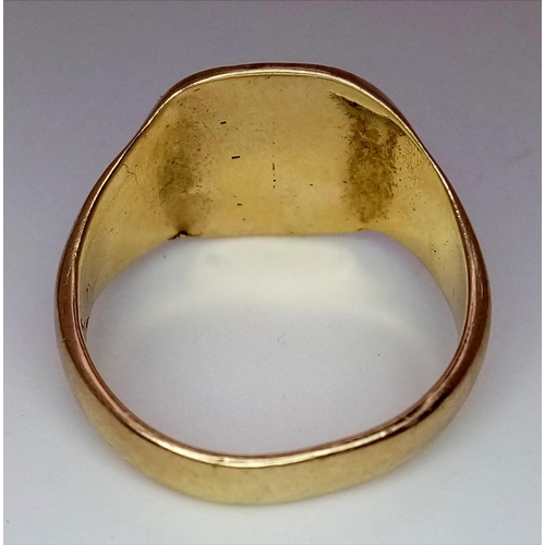 814 - 9kt Yellow Gold, Cushion Shape, Signet Ring.
Size: T
Weight: 6.1g
673921