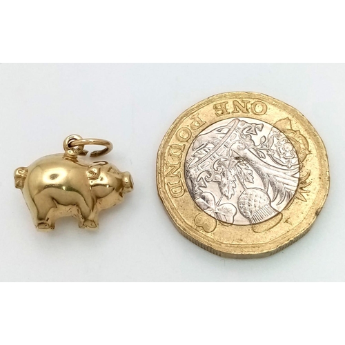 828 - 9kt Yellow Gold Pot Belly Pig Charm/Pendant.
1.5cm Wide.
Weight: 1.2g
615481