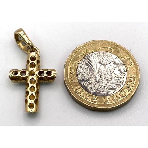 447 - 9K Yellow Gold Stone Set Cross Pendant.
Measures 2cm.
Weight: 2.3g
SC-3076