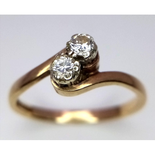 614 - 9K Yellow Gold Diamond, 0.20CT, 2 Stone Set Ring.
Size: P
Weight: 2.3g
SC-3079