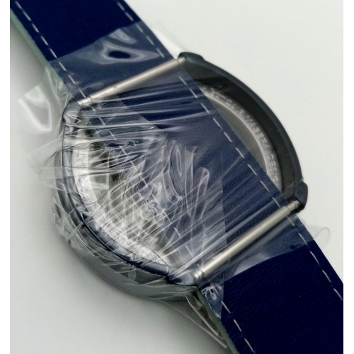 871 - A Gents Verticale Mechanical Skeleton Watch. Blue leather strap. Case - 42mm. Top winder. In excelle... 