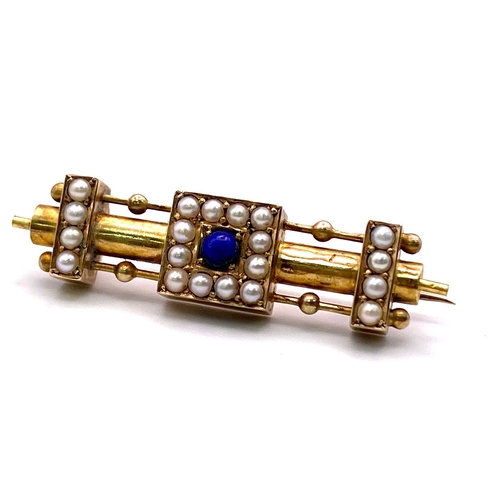 200 - Vintage 14K Yellow Gold, Pearl and Lapis Brooch.
Measures 3.5cm.
Weight: 4.6g
A/S 3002 LIV