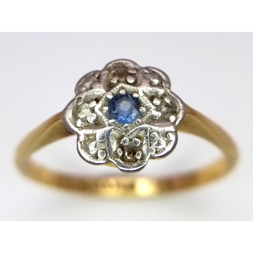 225 - A 18K YELLOW GOLD & PLATINUM VINTAGE DIAMOND & SAPPHIRE CLUSTER RING IN THE FLORAL DESIGN 3G SIZE Q/... 