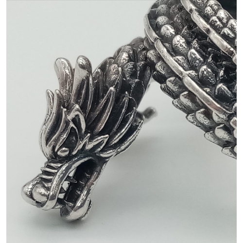 228 - Sterling Silver Dragon Ring.
Designed by Thomas Sabo.
Size: R
Weight: 12g
SC-3040