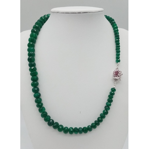 171 - A 230ctw Emerald Gemstone Necklace with Ruby and 925 Silver Clasp. Graduating faceted emerald beads.... 