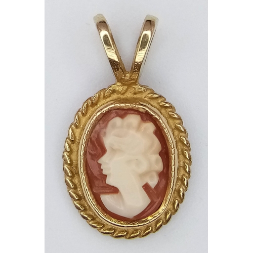 931 - A 9K YELLOW GOLD CAMEO PENDANT 0.8G / 1.6cm x 1cm