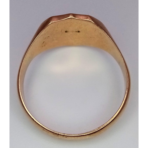 348 - 9K Rose Gold Antique Masonic Shield Signet Ring.
Hallmarked Chester 1918.
Size: V
Weight: 4.8g
SC-30... 