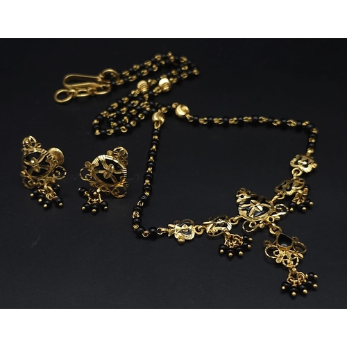 639 - A very elegant, beautifully crafted, 22 K yellow gold necklace and earrings set, necklace length: 38... 