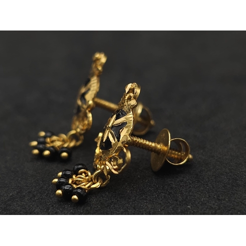 639 - A very elegant, beautifully crafted, 22 K yellow gold necklace and earrings set, necklace length: 38... 