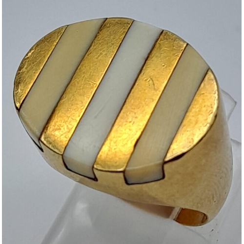 557 - A VERY ATTRACTIVE 14K GOLD RING WITH INSET BONE BLOCKS CREATING A STRIPE EFFECT .  9.9gms   size J/K