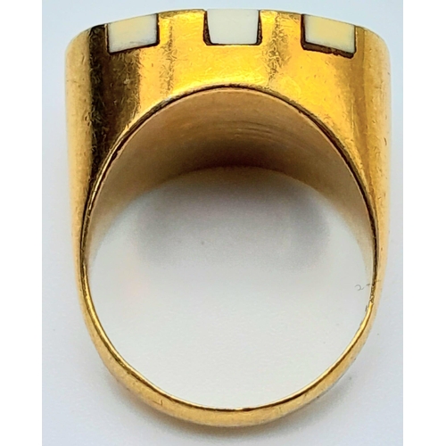 557 - A VERY ATTRACTIVE 14K GOLD RING WITH INSET BONE BLOCKS CREATING A STRIPE EFFECT .  9.9gms   size J/K