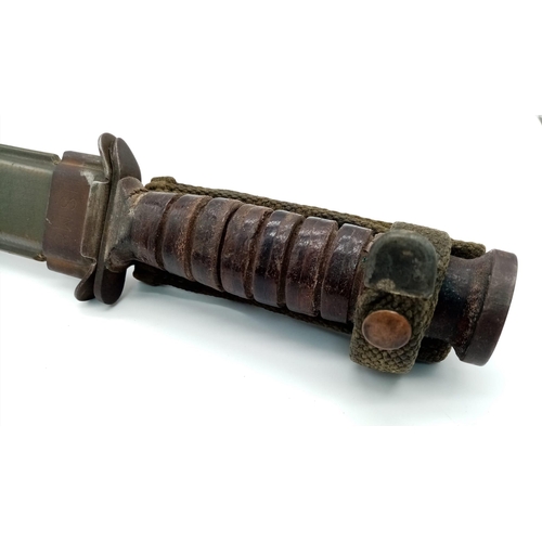 589 - US Army M3 pattern trench/fighting knife with M8 scabbard.