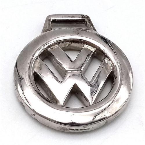 683 - A STERLING SILVER VW VOLKSWAGON CHARM / PENDANT. IDEAL FOR A KEYRING 26.2G