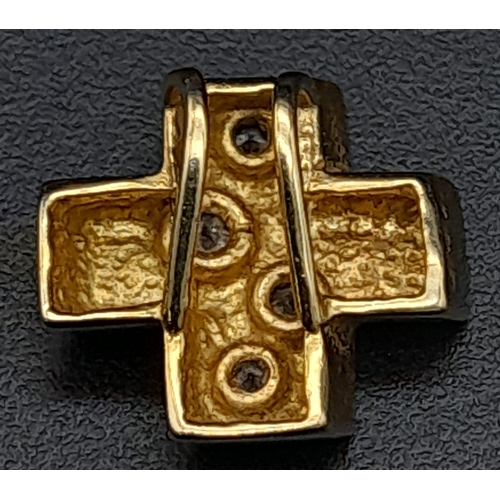 854 - 18K Yellow Gold, Diamond Set Cross Pendant.
Measures 1cm.
Weight: 1.6g
A/S 3003 LIV