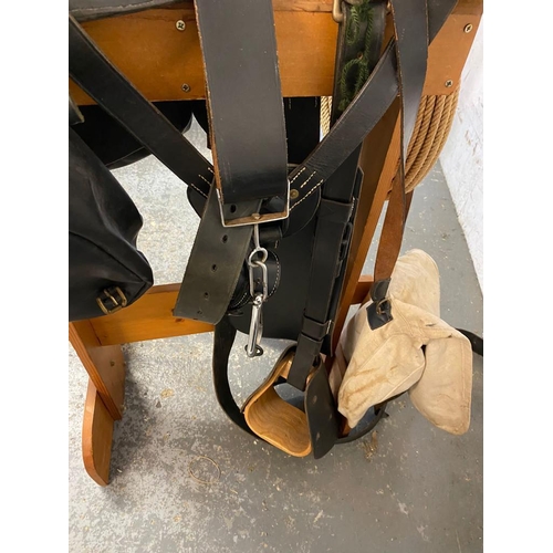 296 - A USA Civil War Confederate Horse Saddle! Comes with modern-made stand and accessories including bag... 