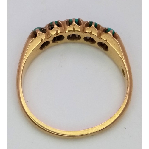 352 - A VINTAGE 18K GOLD RING WITH 5 TURQUOISE STONES SET IN CLASSIC STYLE.   3.7gms   size O