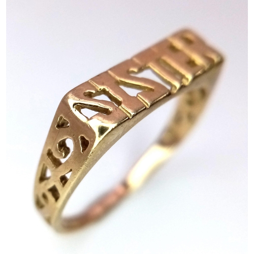 832 - 9K Yellow Gold Sister Ring.
Size: O
Weight: 1.7g
SC-3068