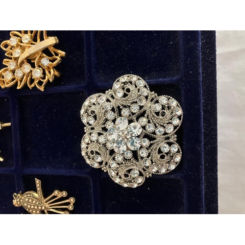 357 - Selection of Beautiful VINTAGE BROOCHES To include extremely large statement pieces. Please see all ... 